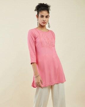 floral-embroidered-round-neck-tunic