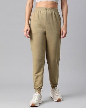 women-joggers-with-insert-pockets
