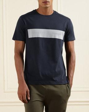 round-neck-t-shirt-with-contrast-stripe