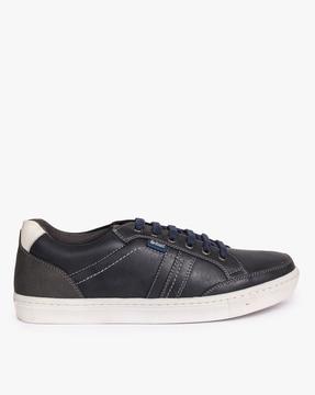 men-round-toe-lace-up-sneakers