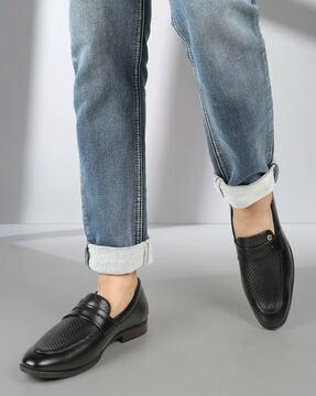 men-low-top-penny-loafers