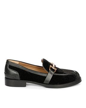 moccasins-with-metal-accent