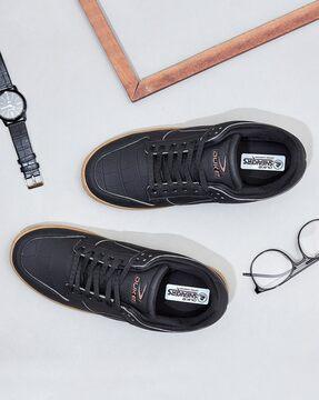 men-low-top-lace-up-sneakers