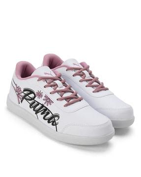sneakers-with-lace-fastening