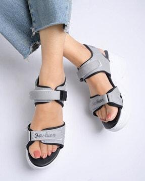 sports-sandals-with-velcro-fastening