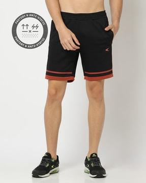 shorts-with-placement-logo