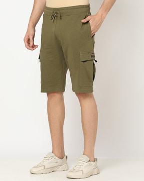 low-rise-cotton-cargo-shorts