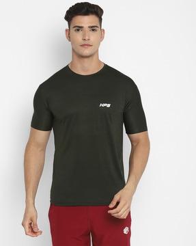 round-neck-t-shirt-with-short-sleeves