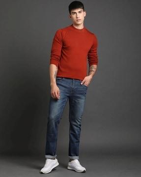 lightly-washed-slim-straight-fit-jeans