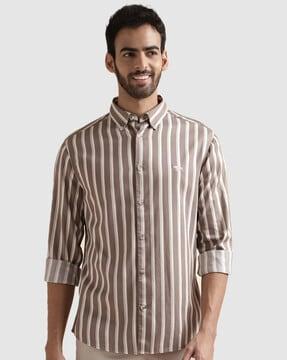 striped-shirt-button-down-collar