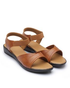 slip-on-sandals-with-open-toes-shape