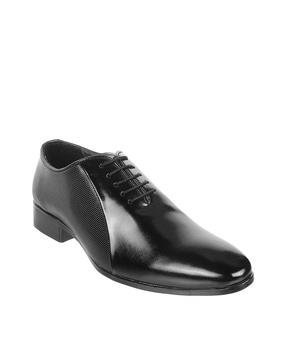 round-toe-lace-up-derbys
