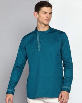 men-tailored-fit-short-kurta-with-embroidery