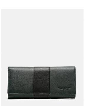 tri-fold-wallet-with-signature-branding