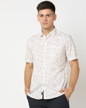 men-leaf-print-slim-fit-shirt