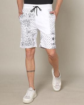 men-printed-slim-fit-shorts