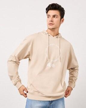 men-typographic-print-relaxed-fit-hoodie