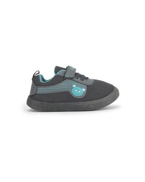 boys-round-toe-shoes-with-velcro-closure