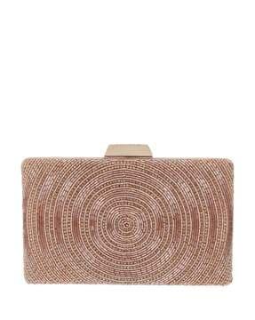 women-embellished-clutch-with-kiss-lock