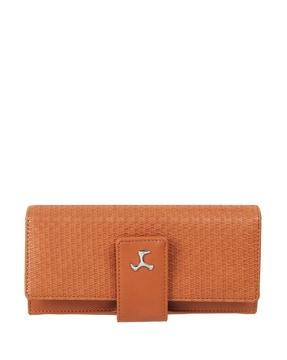 women-textured-bi-fold-wallet