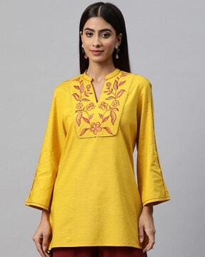 embroidered-tunic-with-mandarin-collar