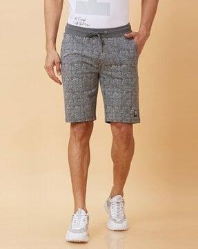 men-printed-slim-fit-shorts