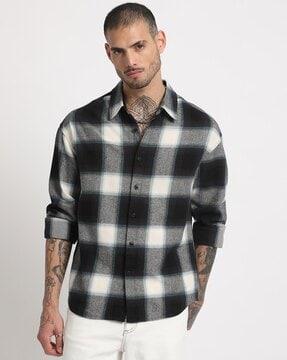 men-checked-regular-fit-shirt-with-spread-collar