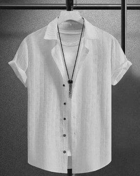 men-textured-regular-fit-shirt-with-spread-collar