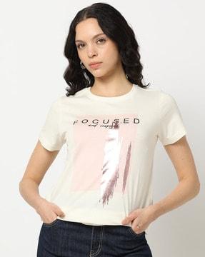 women-typographic-print-relaxed-fit-crew-neck-t-shirt