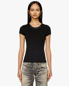 ribbed-jersey-top-with-chain-necklace