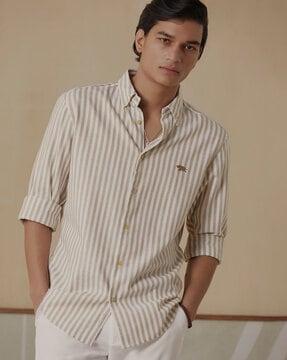 men-striped-regular-fit-shirt-with-spread-collar