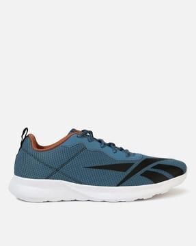 men-low-top-sports-shoes-with-lace-fastening