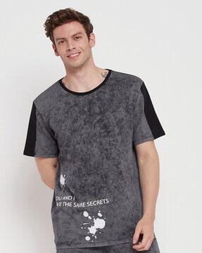 men-graphic-print-regular-fit-round-neck-t-shirt