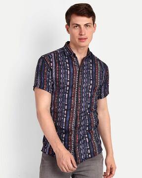 men-geometric-print-regular-fit-shirt-with-spread-collar