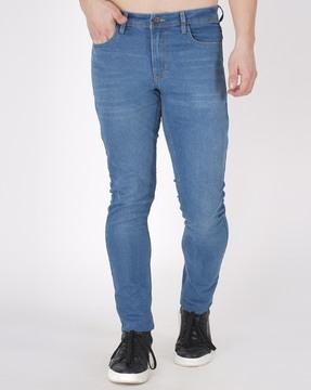 men-straight-jeans-with-5-pocket-styling