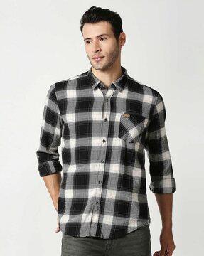 men-brent-shiruku-checked-regular-fit-shirt
