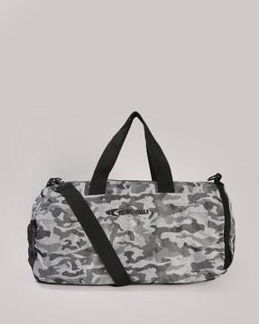 men-camouflage-print-duffle-bag
