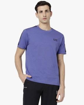 half-sleeve-regular-fit-crew-neck-t-shirt-with-logo-taping
