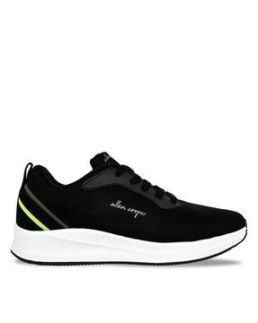 men-low-top-lace-up-running-shoes