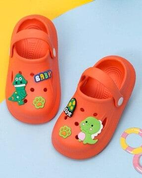 graphic-pattern-slip-on-clogs-with-round-toes