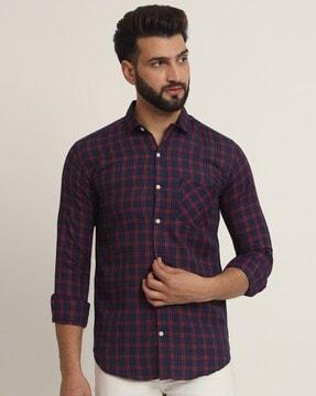 men-regular-fit-checked-spread-collar-shirt