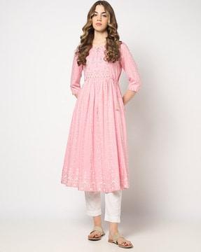 women-floral-embroidered-flared-kurta