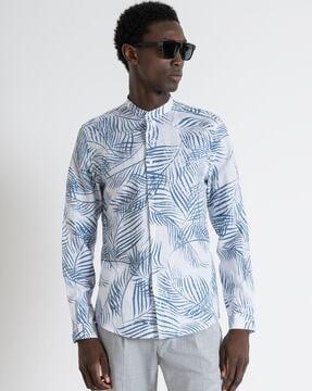 men-tropical-print-slim-fit-shirt