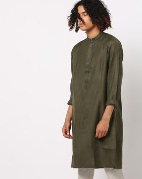 textured-kurta-with-embroidered-placket