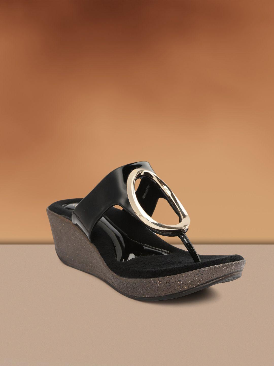 catwalk-women-black-solid-wedge-sandals