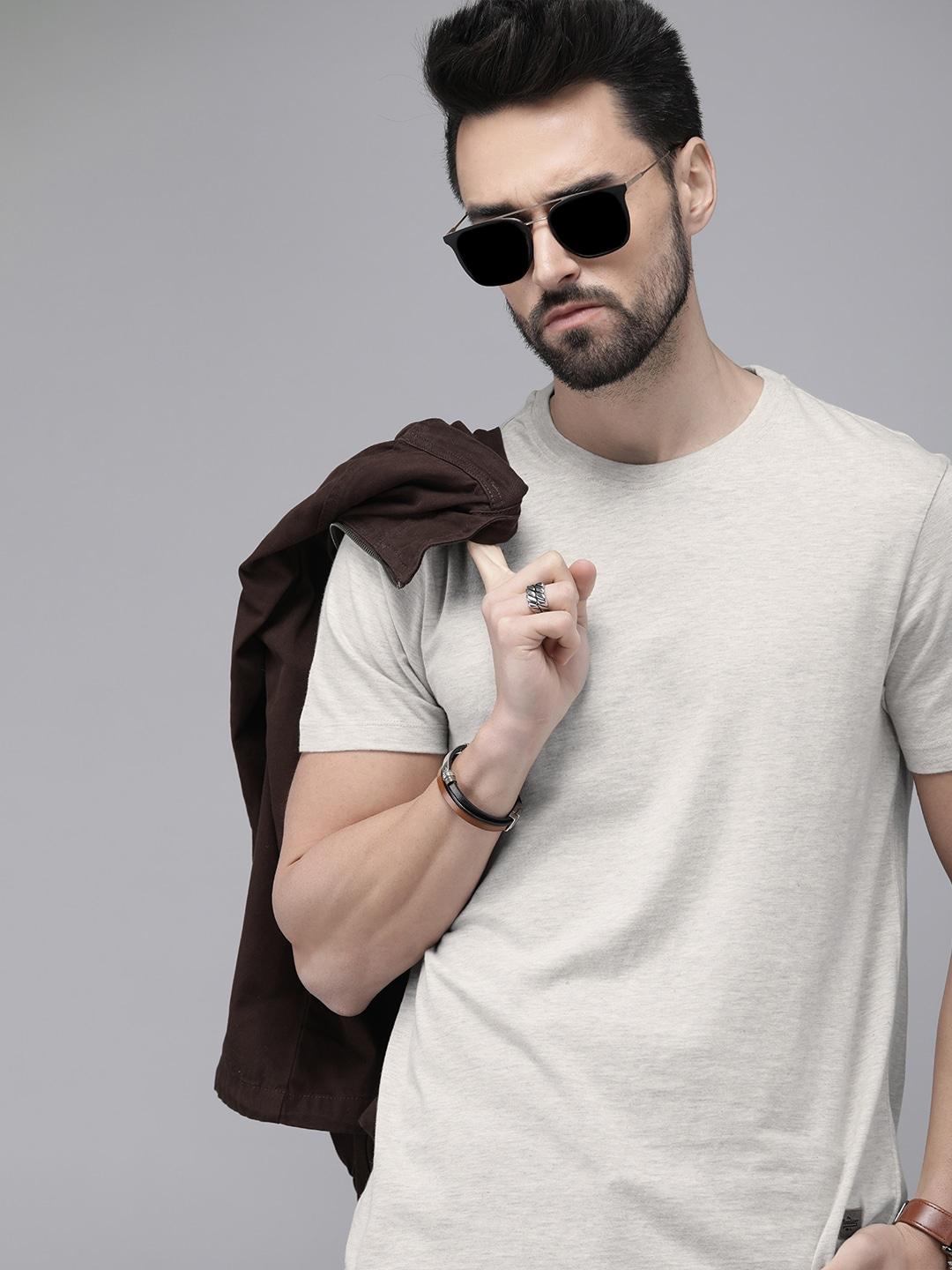 roadster-men-off-white-melange-solid-round-neck-regular-sleeves-knitted-t-shirt