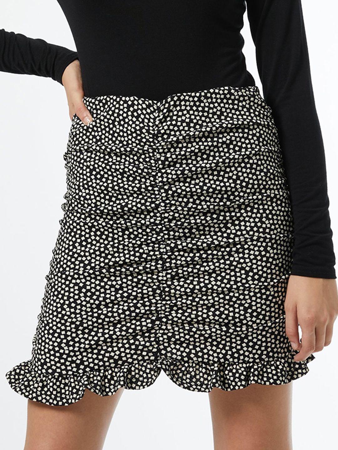 dorothy-perkins-women-black-&-white-geometric-print-straight-mini-skirt