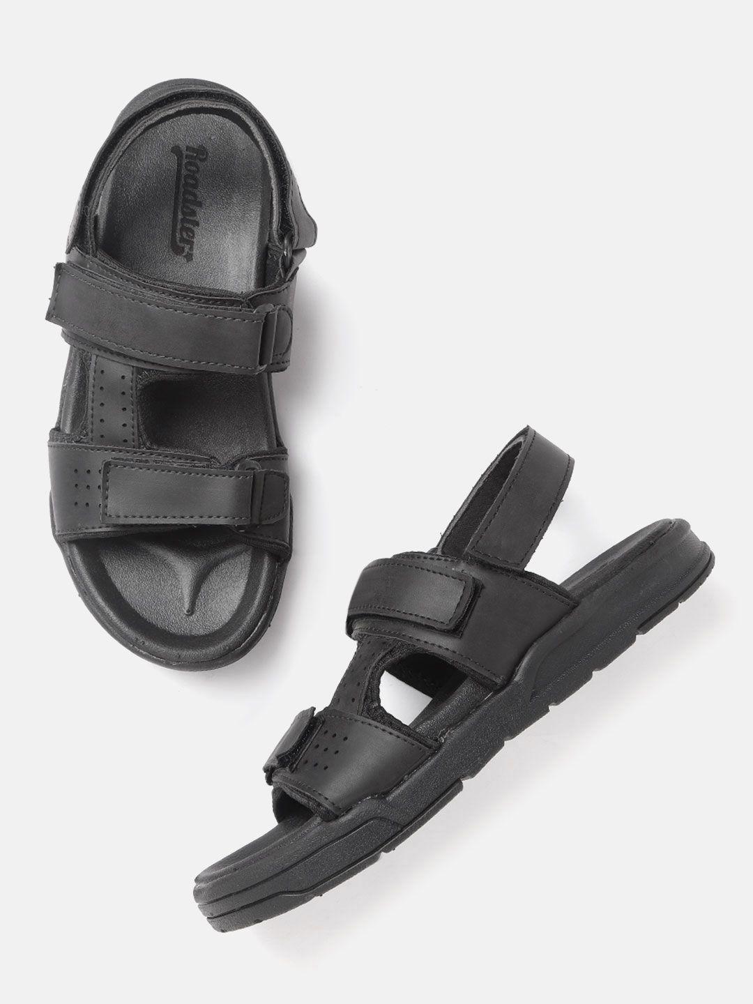 the-roadster-lifestyle-co-men-black-solid-sports-sandals