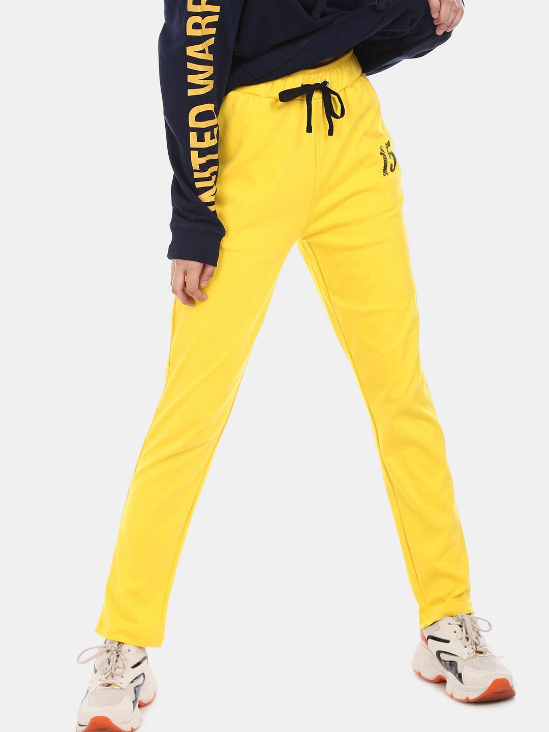 sugr-women-yellow-solid-track-pants
