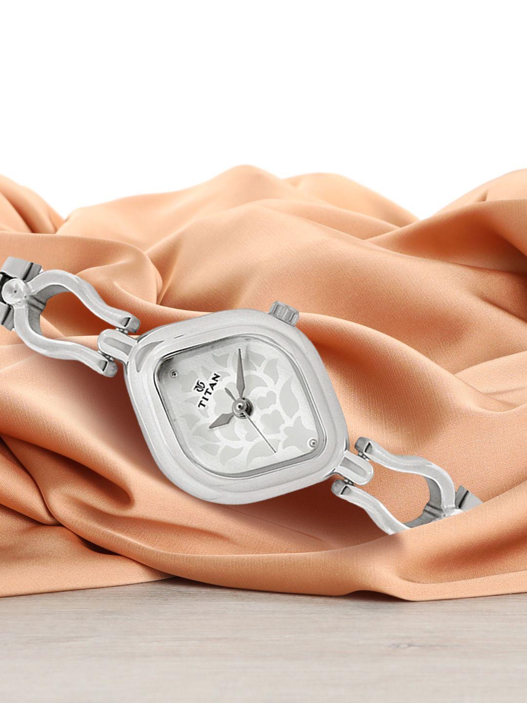 titan-women-silver-toned-dial-watch-2536sm02